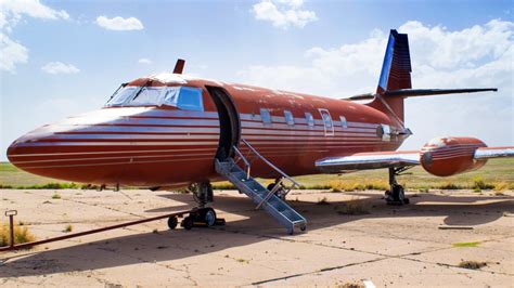 elvis presley s untouched jet has sold for 430 000 here s what s inside