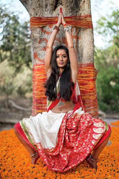 woman  traditional indian clothing photograph  aman chotani fine