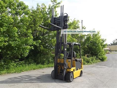 caterpillar md forklift lbs electric  max height