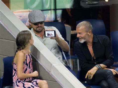 Leonardo Dicaprio S Has A Cute Selfie Moment With A Fan