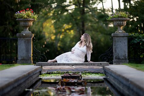 my maternity shoot and body image while pregnant neuroticmommy