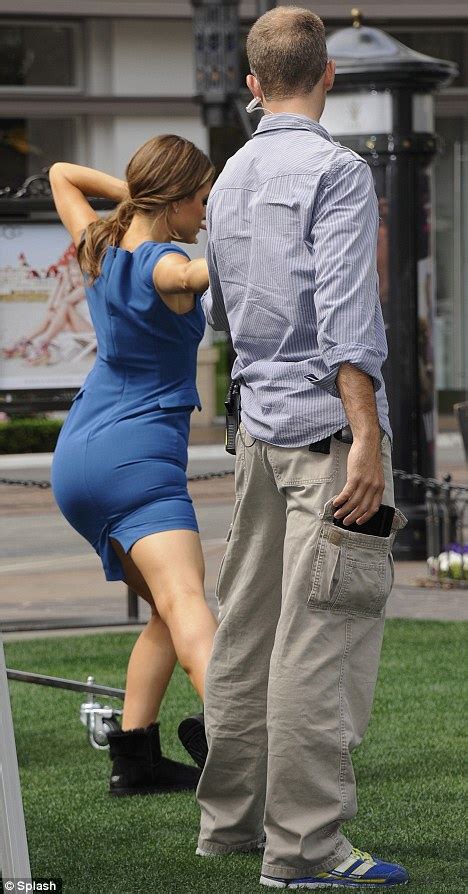 Dancing With The Stars 2012 Maria Menounos Squeezes In Some Moves With