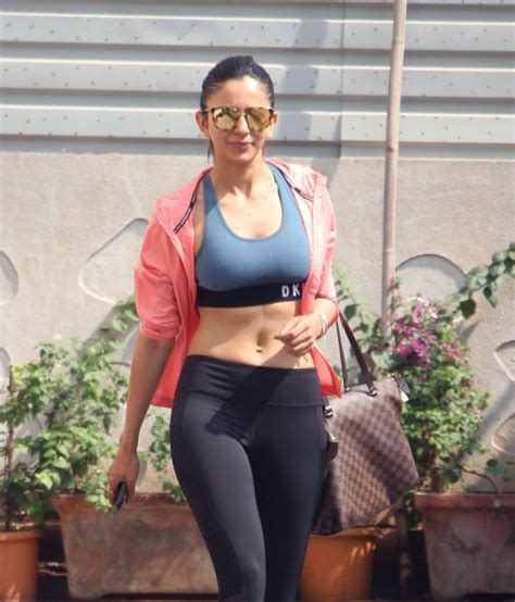 Rakul Preet Singh S Workout Photo Video Goes Viral Know Her Fitness