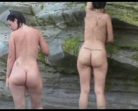 Two Curvy Latina Chicks Expose Their Big Asses On The Nude