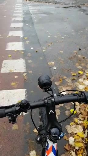 onderweg naar venlo noord op de bike hopen dat het niet harder gaat regenen  wijkagenten
