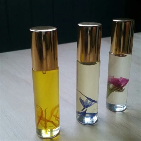natural perfume oil honey  spice