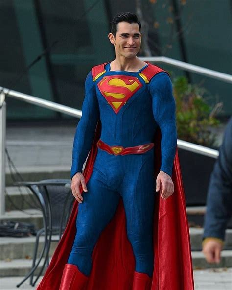 superman  lois cw  suit emsekflolcom