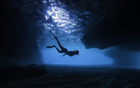 Underwater Swim Cool Water Wet Hd Wallpaper Peakpx