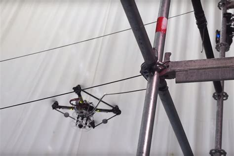 drones constroem ponte  suporta humanos exame