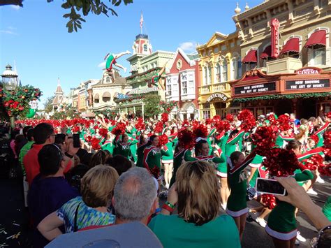 day   filming    disney parks christmas day parade
