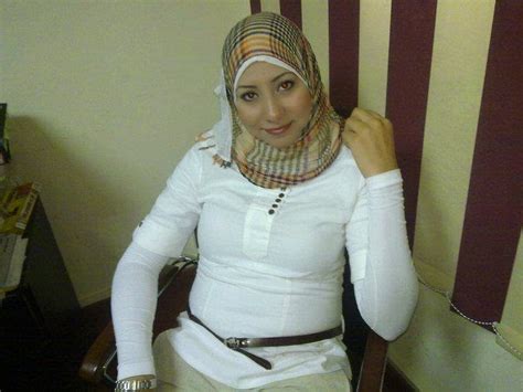 Tante Jilbab Arab Hot Insyaf