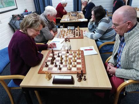 schaakvereniging rijs eo herman beks aan kop bij schaakclub rijs