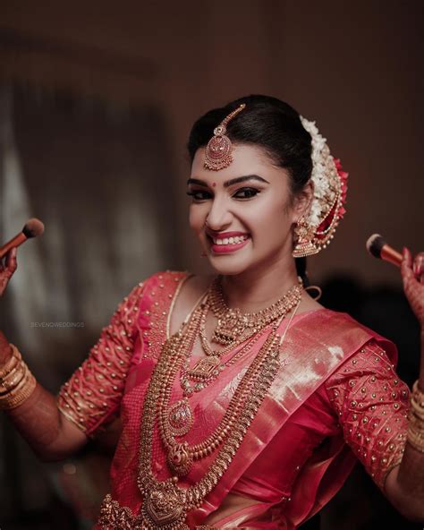 gorgeous kerala bride  saree indian bridal fashion south indian