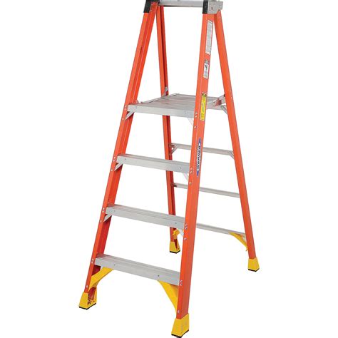 werner p  fiberglass platform step ladder  lb cap ebay