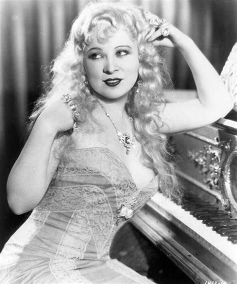 mae west strikes  pose mae west      famous american actresses  classic