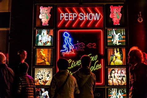 going to a peep show in amsterdam my red light district