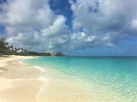 staying  paradise island bahamas