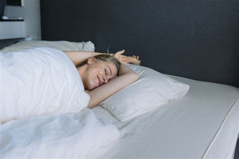 Want A Good Nights Sleep Masturbate Before Bed Expert Suggests