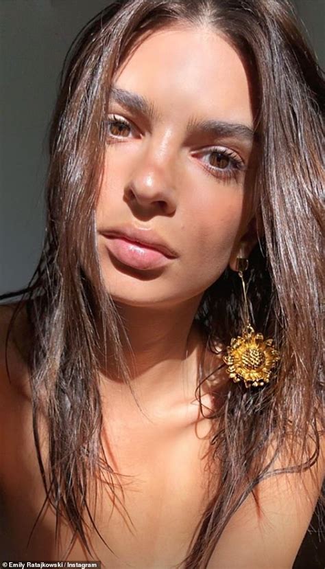 emily ratajkowski teases her underboob and flashes her pert posterior in racy mirror selfie