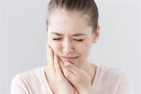 dentist  spring lake discusses  times    toothache