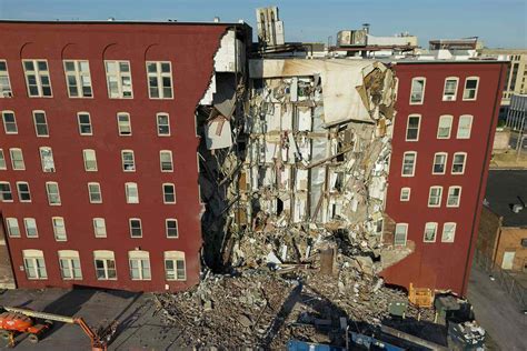 people remain missing  iowa apartment building collapse