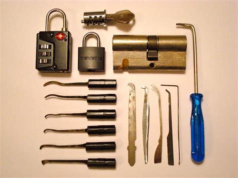organized neatly submission      lock picking