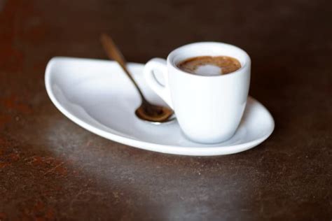 macchiato  cappuccino decoding  italian coffee classics