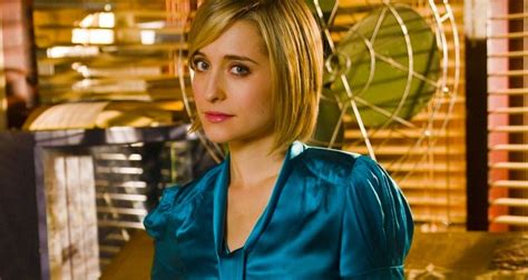 smallville actress allison mack is accused of running a