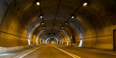 govt announces underground tunnels  fight traffic experts unsure