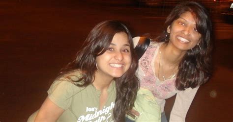 cute indian girls downblous in night party chuttiyappa
