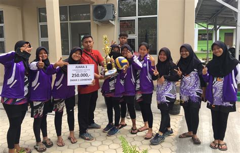 Tim Bola Voli Putri Nesaga Raih Juara 3 Turnamen Di Sma Negeri 1