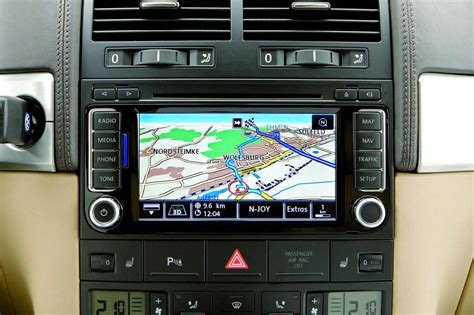 rns  radio navigation system   volkswagen touareg gallery  top speed