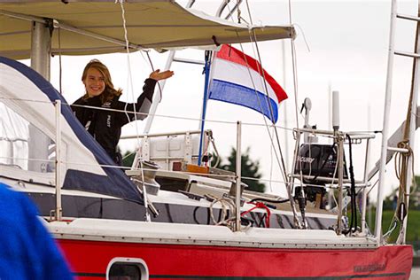 Laura Dekker Heads Out To Sea Again