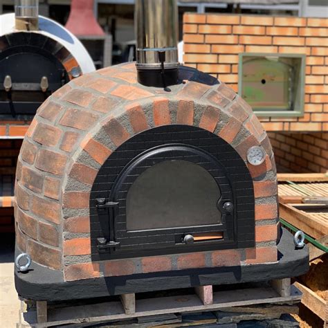 traditional wood fired brick pizza oven rústico red proforno