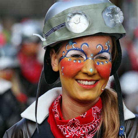 vastelaovend en carnaval  limburg   netherlands schminken carnaval feestdagen en