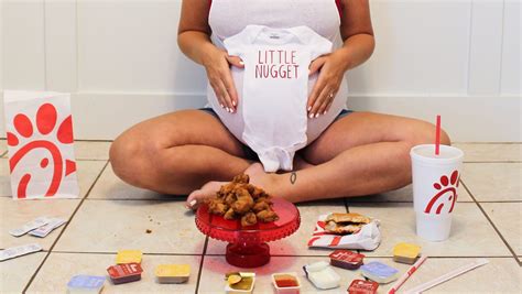 Chick Fil A Maternity Shoot This Mom Says Yes
