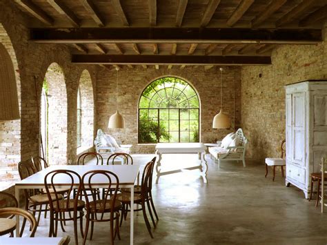 country house  italy combines modern simplicity   century architecture