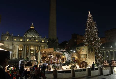 vatican christmas tree   lit   december wanted  rome