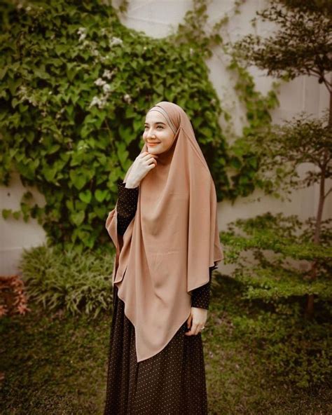 Hijab Bergo Warna Mocca