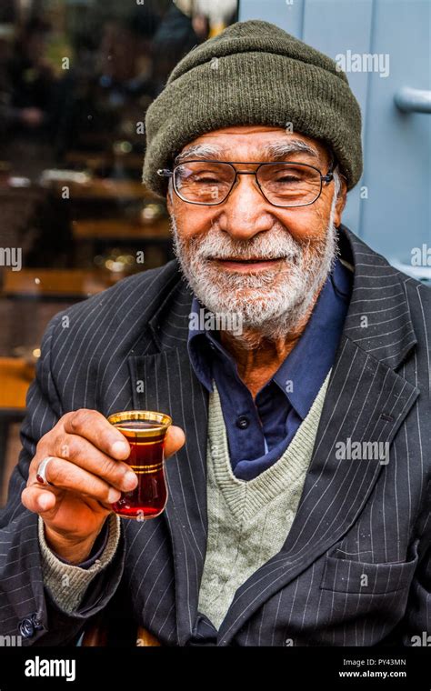 Istanbul Turkey December 6 2011 Elderly Turkish Man Drinking Tea