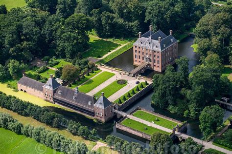 hollandluchtfoto luchtfoto kasteel amerongen