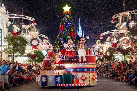 video  highlights  mickeys    christmastime parade disney parks blog