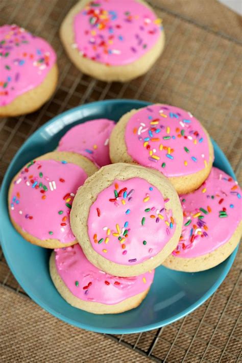 soft frosted sugar cookies better than lofthouse
