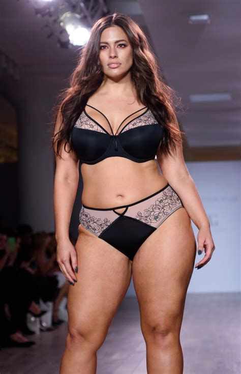 Ashley Graham Flaunts Her Weight Loss In A Sexy Bikini On