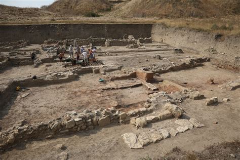 worlds oldest synagogues    discovered