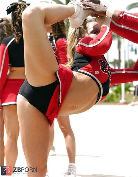 free college cheerleader upskirt photo sex photo