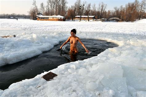 perfect russian teen inna vladimirskaya with amazing body posing naked at outdoors at winter