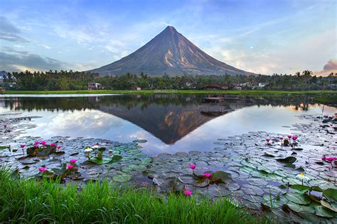 mayon volcano bicol philippine islands connections pic