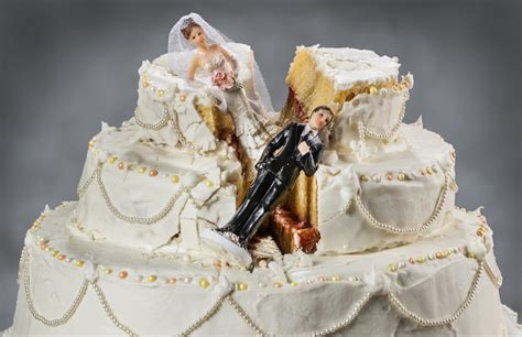 15 Worst Wedding Cake Disasters