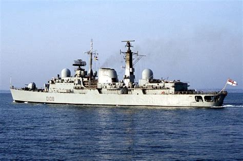 hms cardiff  type  sheffield class batch  guided missile destroyer royal navy ships